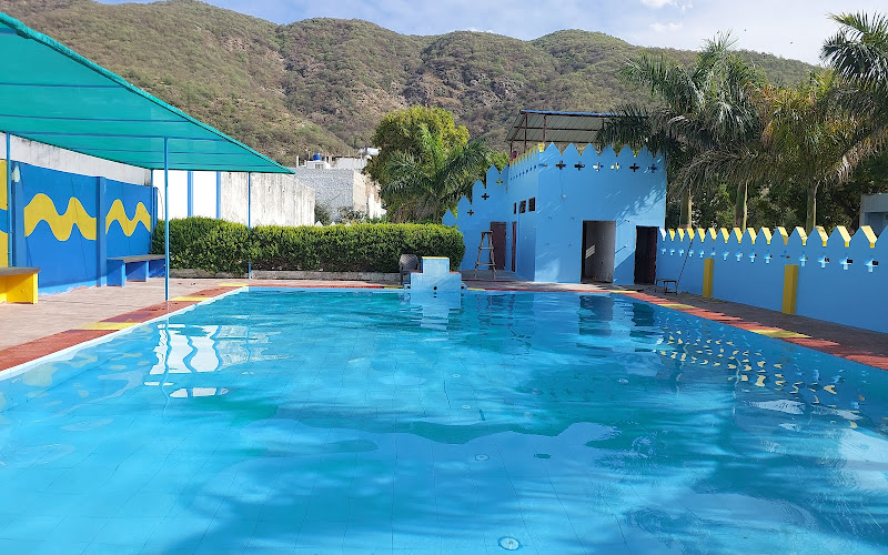 PUSHKAR JUNGLE Restaurant & Swimming Pool