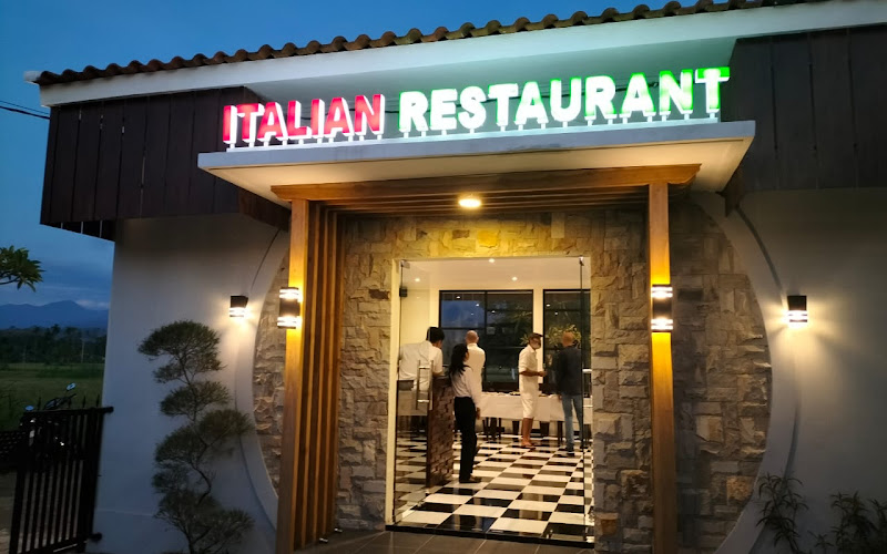 Tanda Pizza Restaurant