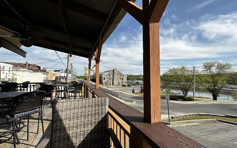 The Landing Bistro & Lounge