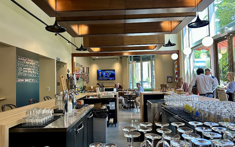 Rhino Market & Deli Southpark