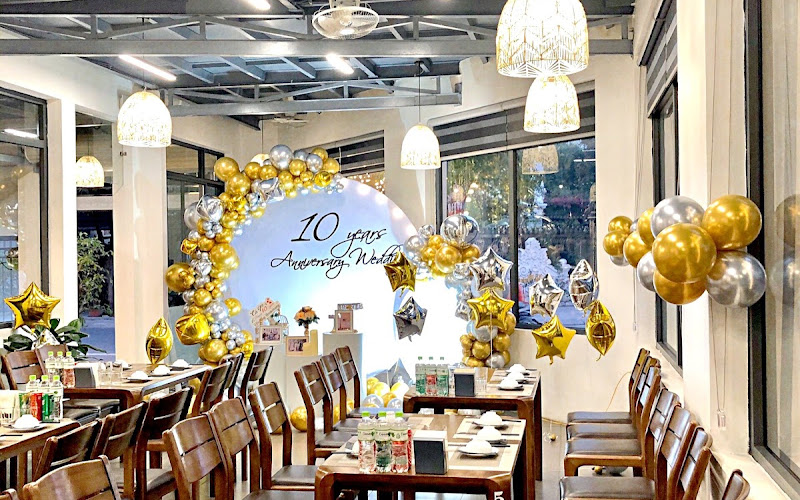 Nhà hàng Hoàng Long