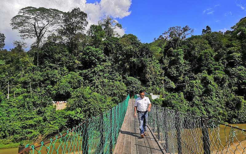 Kolong Pahat Hanging Bridge