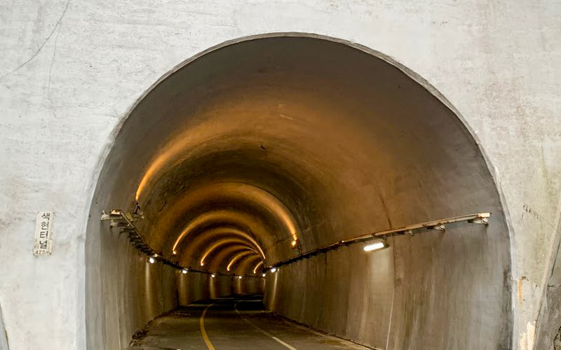 색현터널