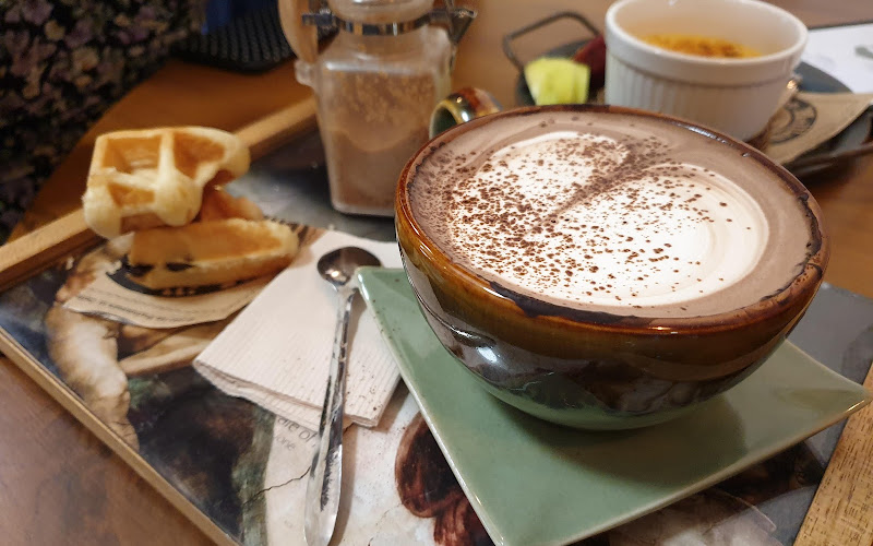 Fahtalaijone Art Studio & Cafe