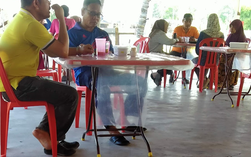 Kedai Makan Mak Yah Simpang Empat