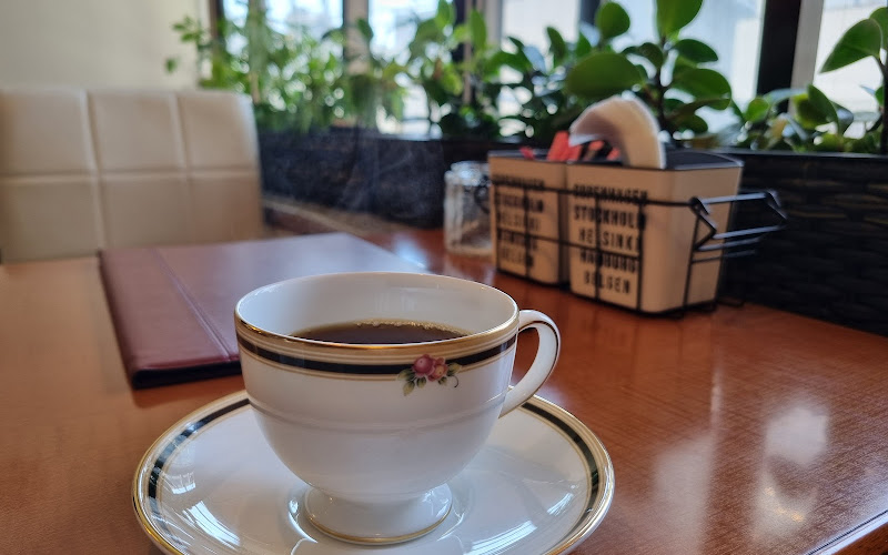隠れ家喫茶 WAKAME CAFE