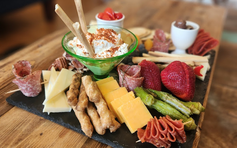 Farmhouse Vineyards Marketplace & “Tipsy” Trailer