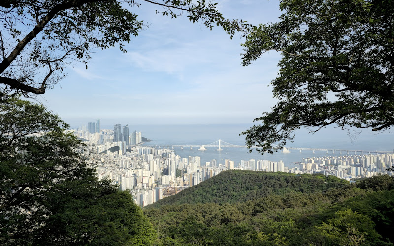 황령산 돌탑길