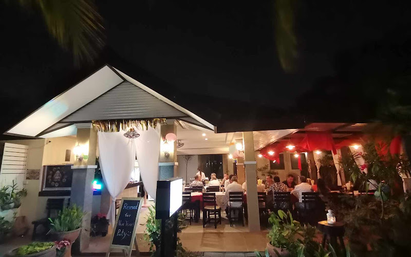 Naya Restaurant & Bar