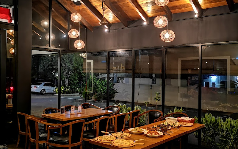 Mondrian Restaurant Café