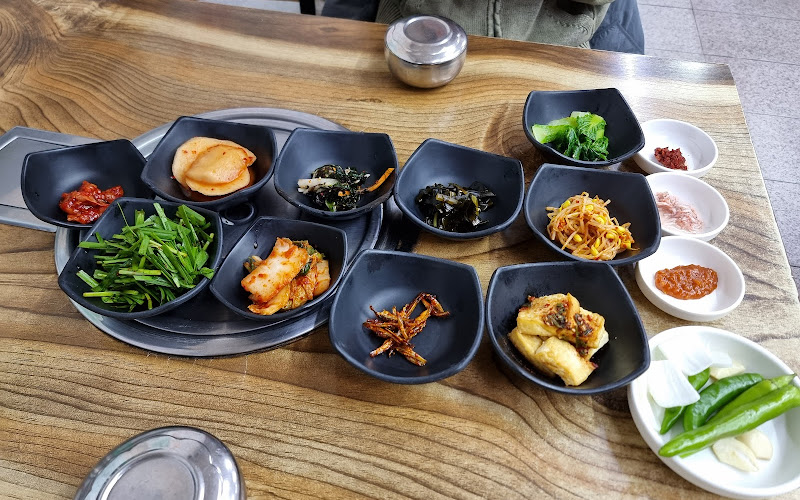 덕이네돼지국밥삼겹살