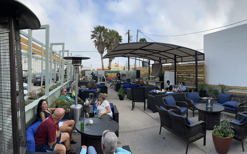 Hopper Haus Bar and Grill
