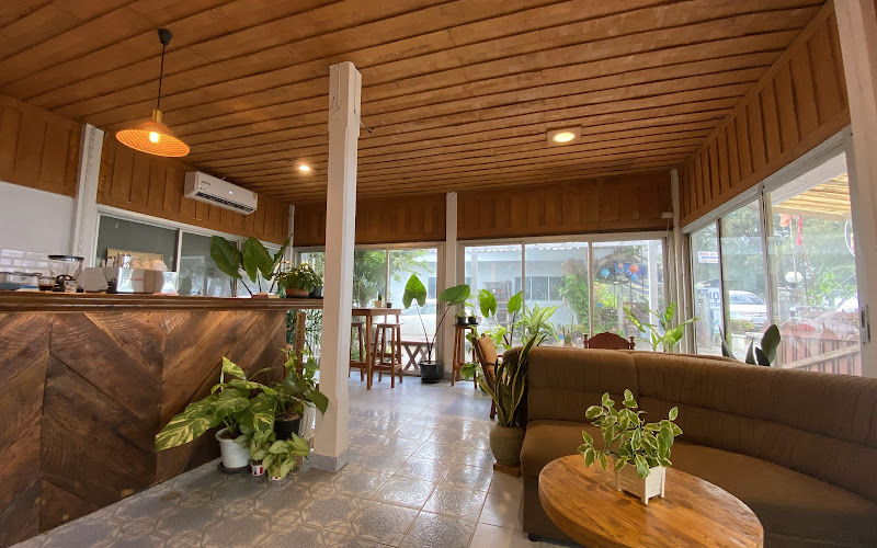 STAY Cafe Mae Ram Phueng Beach