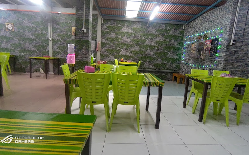 Mak Cik Tomyam Petro