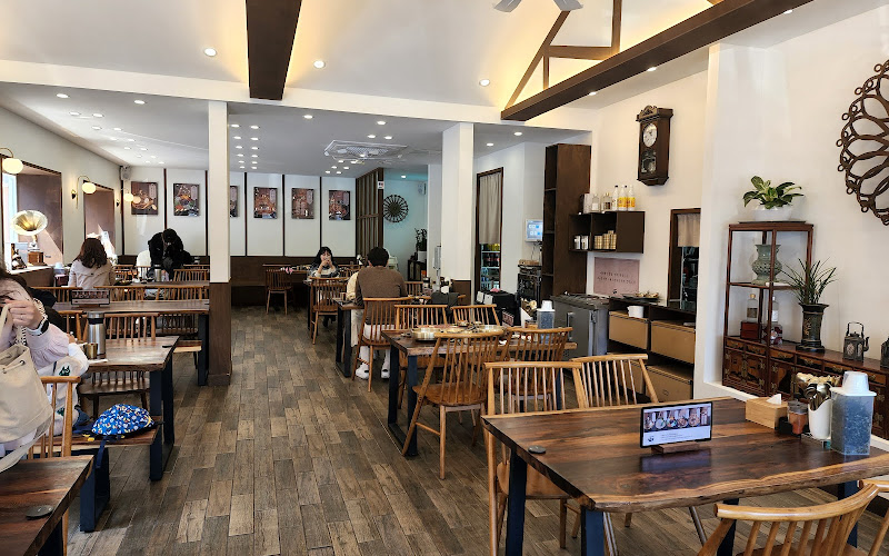 먹돌고기국수 제주본점