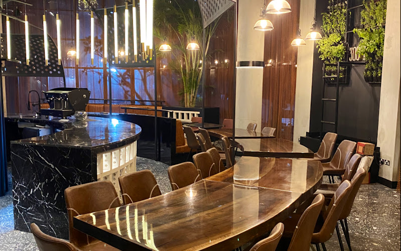 300F Smokehouse Restaurant