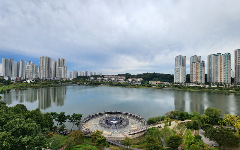 光教湖水公園 源泉湖