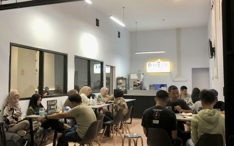 Diagonal Coffee and Eatery