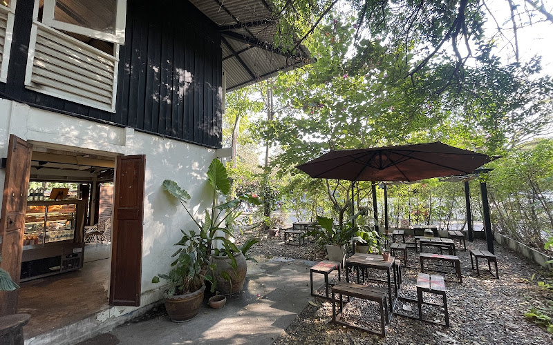 Baan Cool Cafe' &​ Arts Space