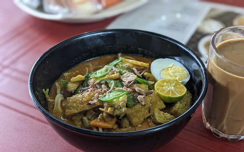 Nasi Ayam Ala Hainan / Mee Bandung Muo