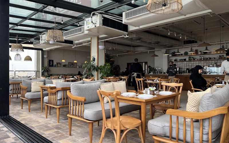 Cuz balcony restaurant مطعم شرفة كوز