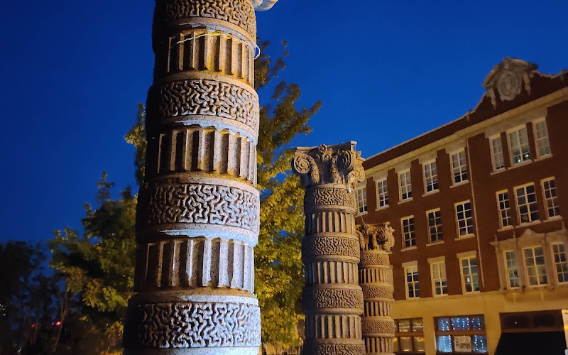 Coleman Hawkins Park / Felix Street Square