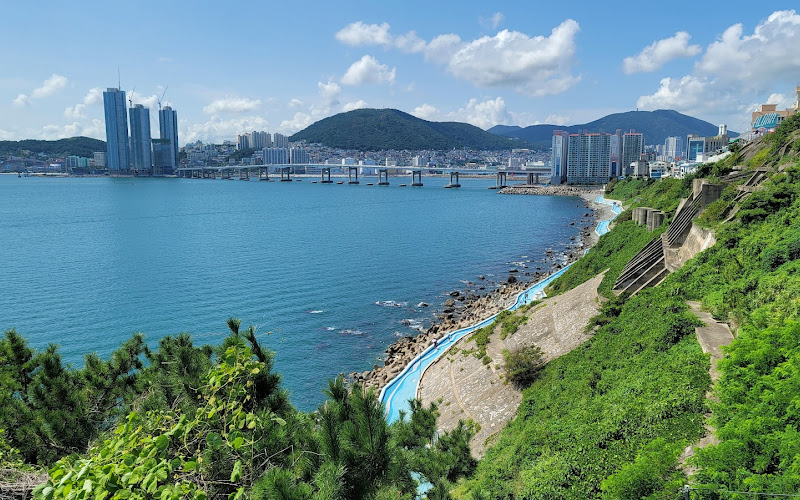 흰여울 해안터널