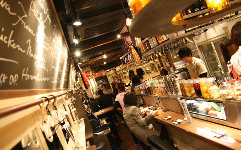 骨付鳥、からあげ、ハイボール がブリチキン。 明大前店