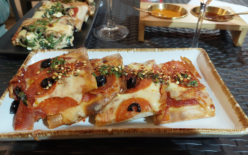 Muzza, pizza al taglio