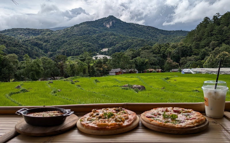 At Home Pizza แม่กลางหลวง อินทนนท์