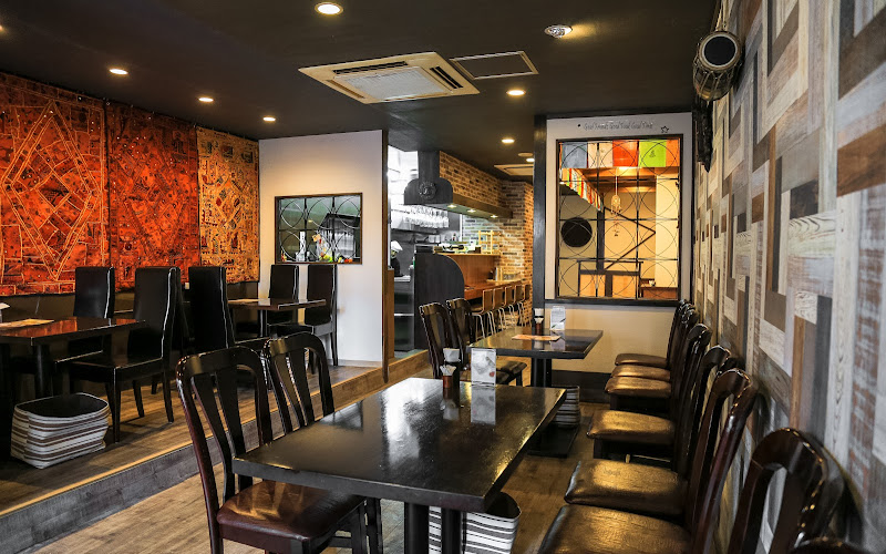 Kyoto Mo:Mo Pasal /Café Restaurant OA