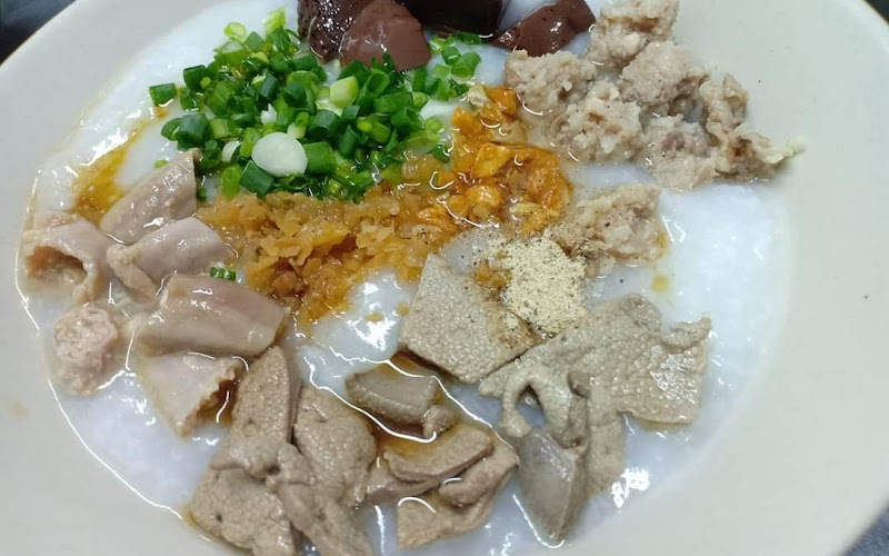 ร้านโจ๊กหมู เลิศรส เกาเหลาเลือดหมูตำลึง สงขลา