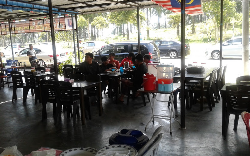 GERAI MAKAN NASI CAMPUR SIS YATI KARI KAMBING DAN ASAM PEDAS