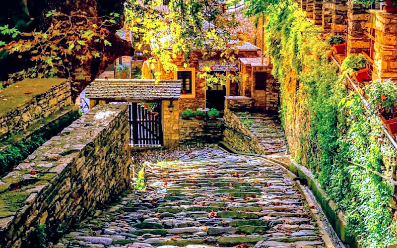 Makrinitsa Central Square