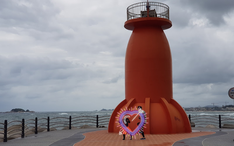 아야진 큰마을 방파제 빨간등대