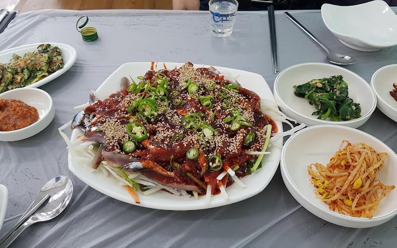 통영생멸치쌈밥