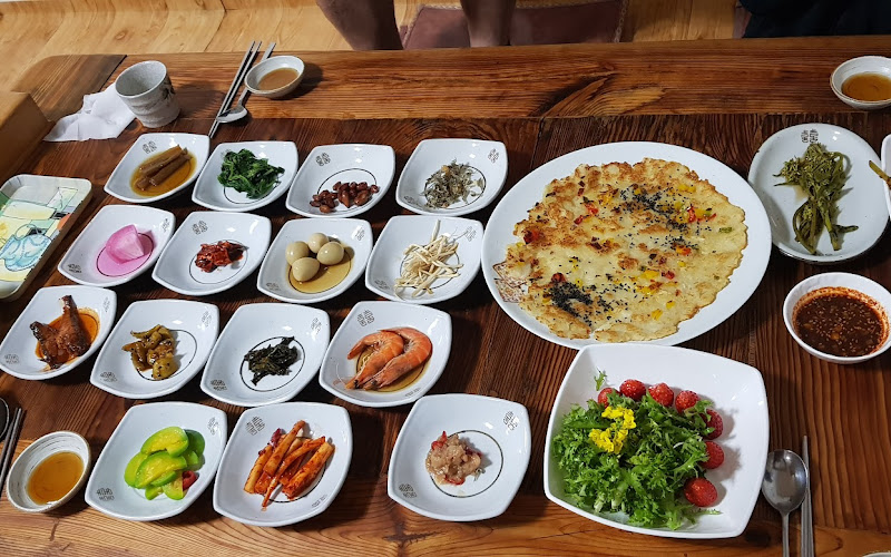 백년초칼국수곤드레비빔밥