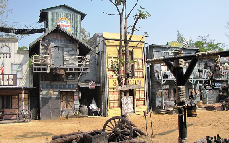 Western Cowboy Stunt Show