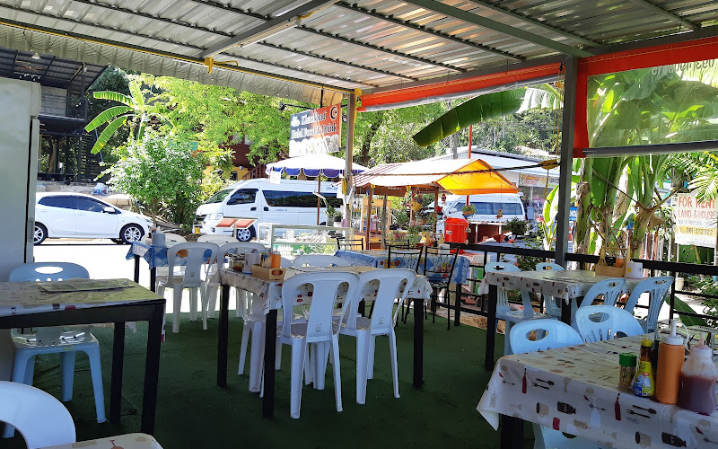 Usedbook Cafe & Sookjai Thai Food