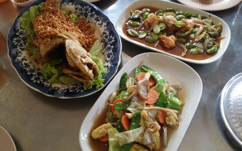 Pomfret Fish (Chef Noom)