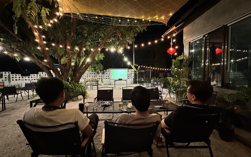 マンゴー バー カフェ & レストラン