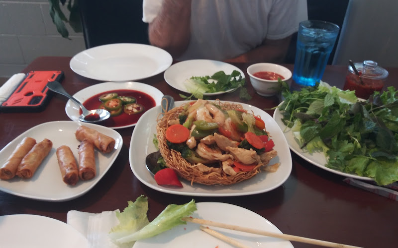 Tuyen's Asian Bistro