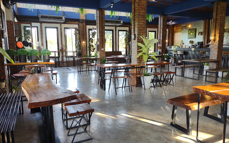 ร้านคุณหญิง8หนึ่ง อาหารไทย-อีสาน (ซอยโรงเรียนสอนขับรถแอดวานซ์304)