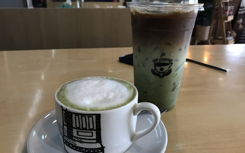 J&P Coffee บึงไม้