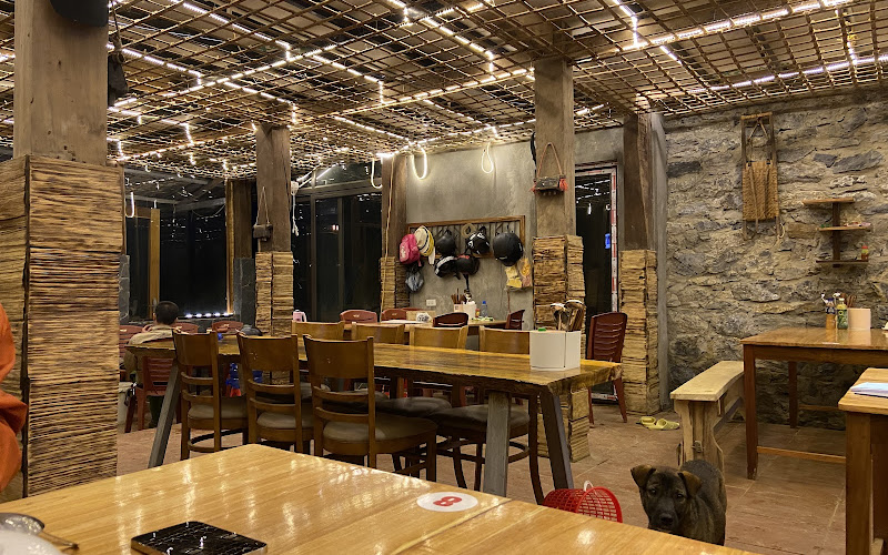 Nhà hàng H'mông Tà Xùa