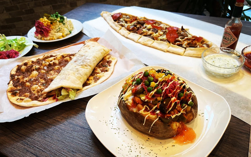 King's Kitchen (キングスキッチン)✪✪✪トルコピザ🍕
