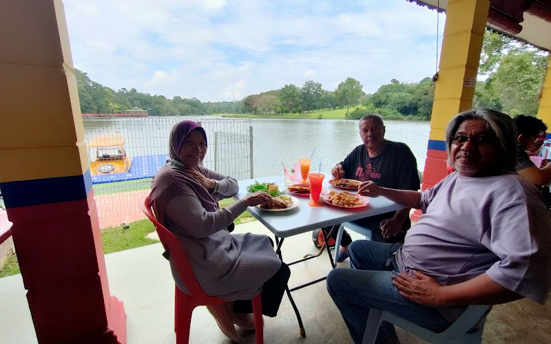 Gerai Tasik Ayer Keroh