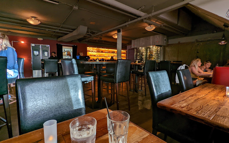 The Loft Restaurant/Lounge