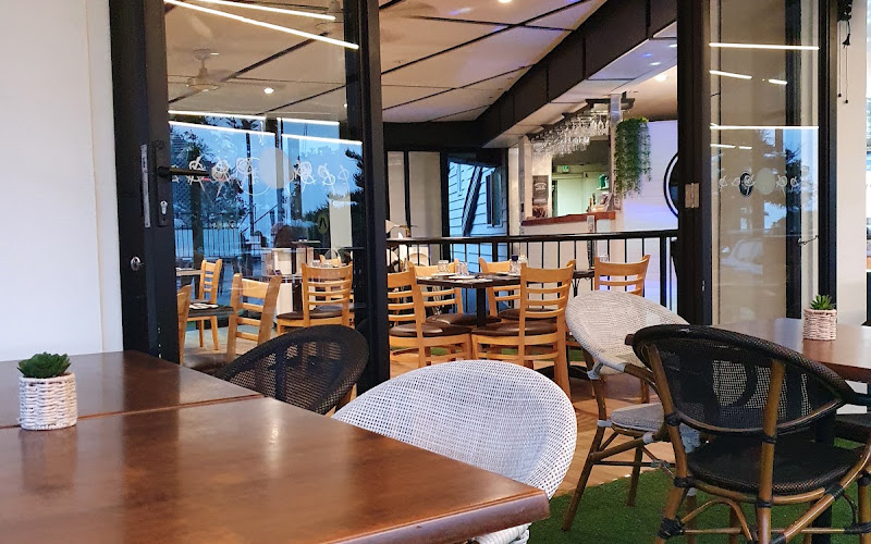 Harry's Beach Bistro