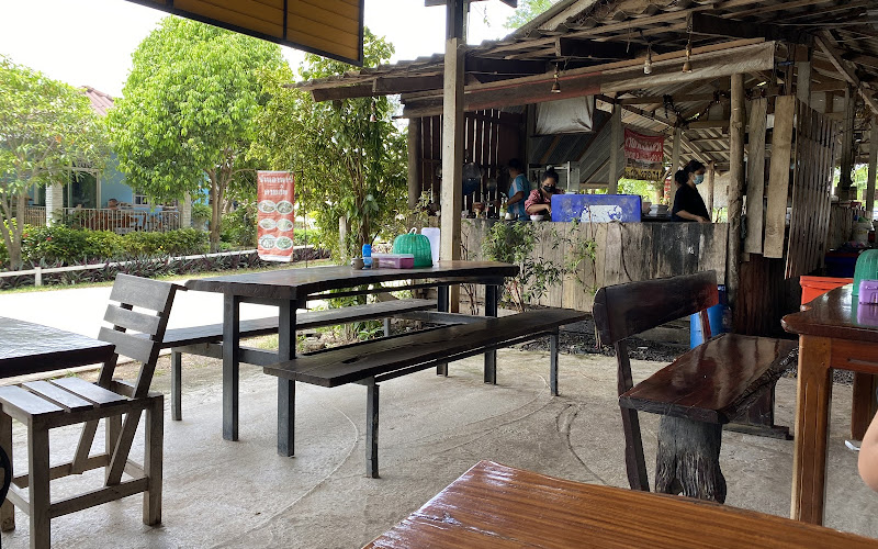 ร้านสารวัตรสถาพร รุ่งโรจน์(ปุ้ย)ก๋วยเตี๋ยวหมูตุ๋น-ไก่ตุ๋น อาหารตามสั่ง